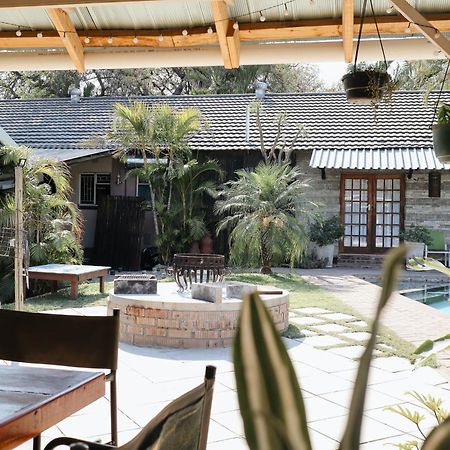 A Traveller'S Palm Hotel Phalaborwa Bagian luar foto