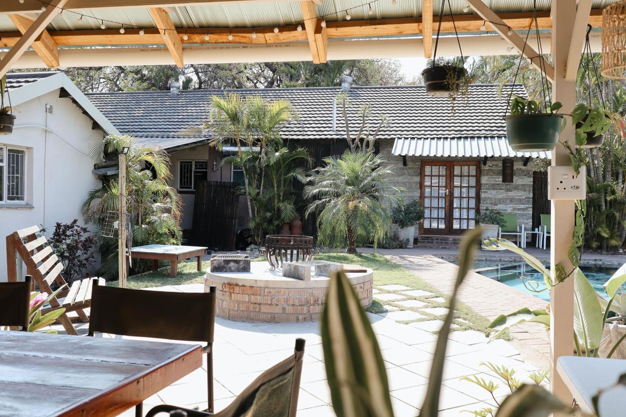 A Traveller'S Palm Hotel Phalaborwa Bagian luar foto