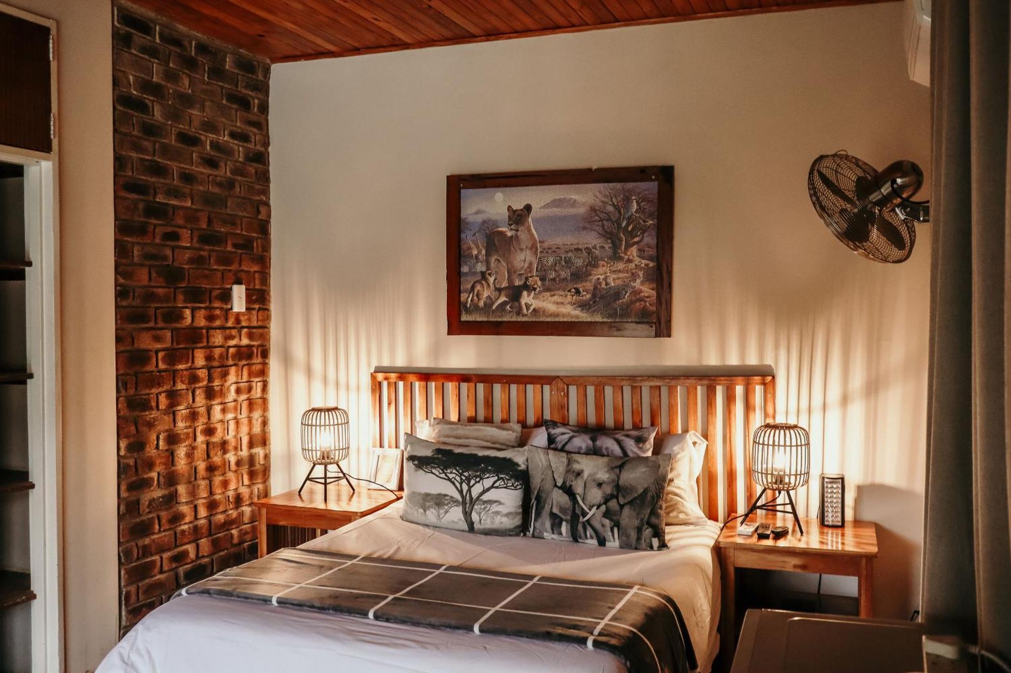 A Traveller'S Palm Hotel Phalaborwa Bagian luar foto