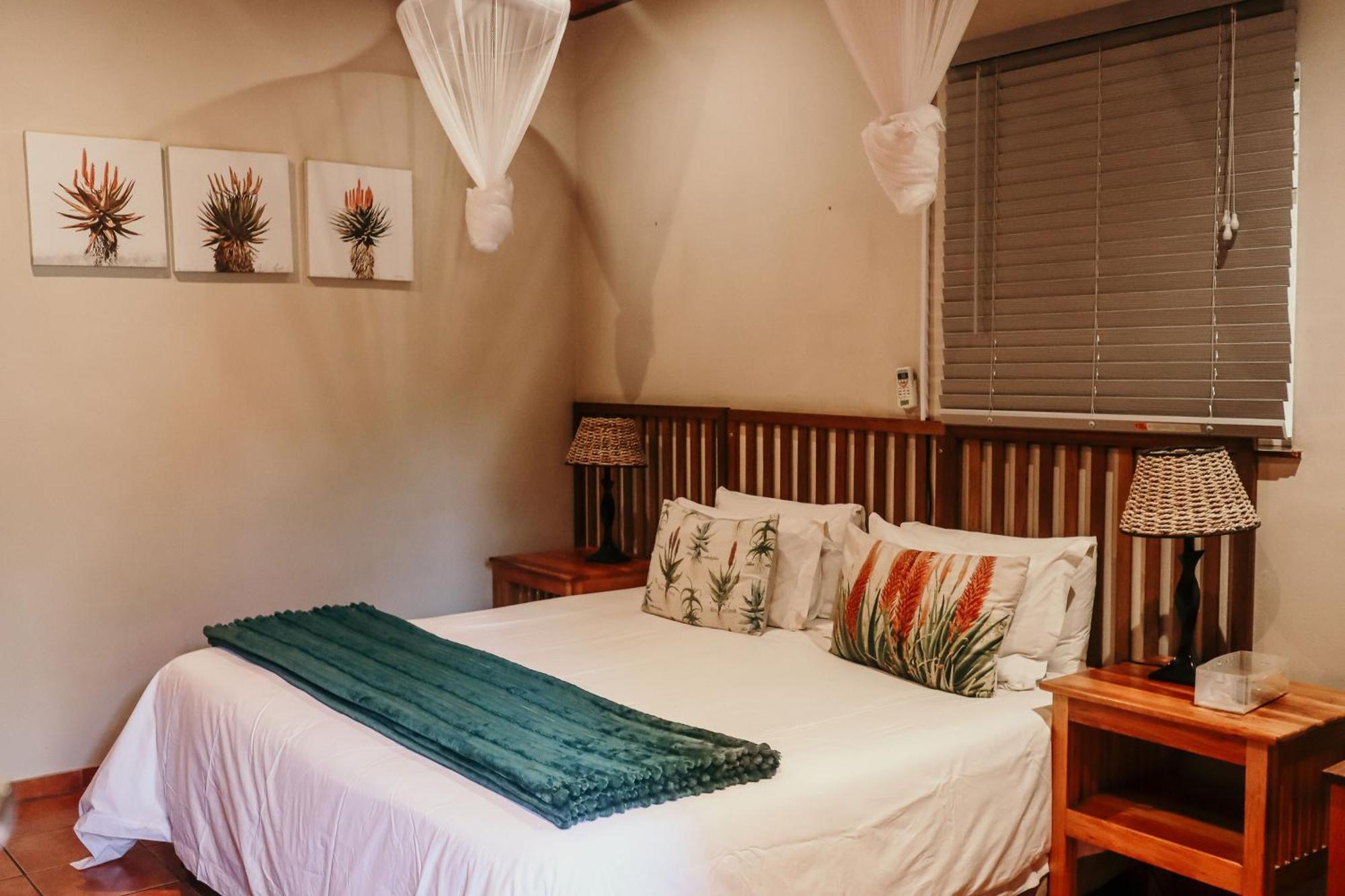 A Traveller'S Palm Hotel Phalaborwa Bagian luar foto