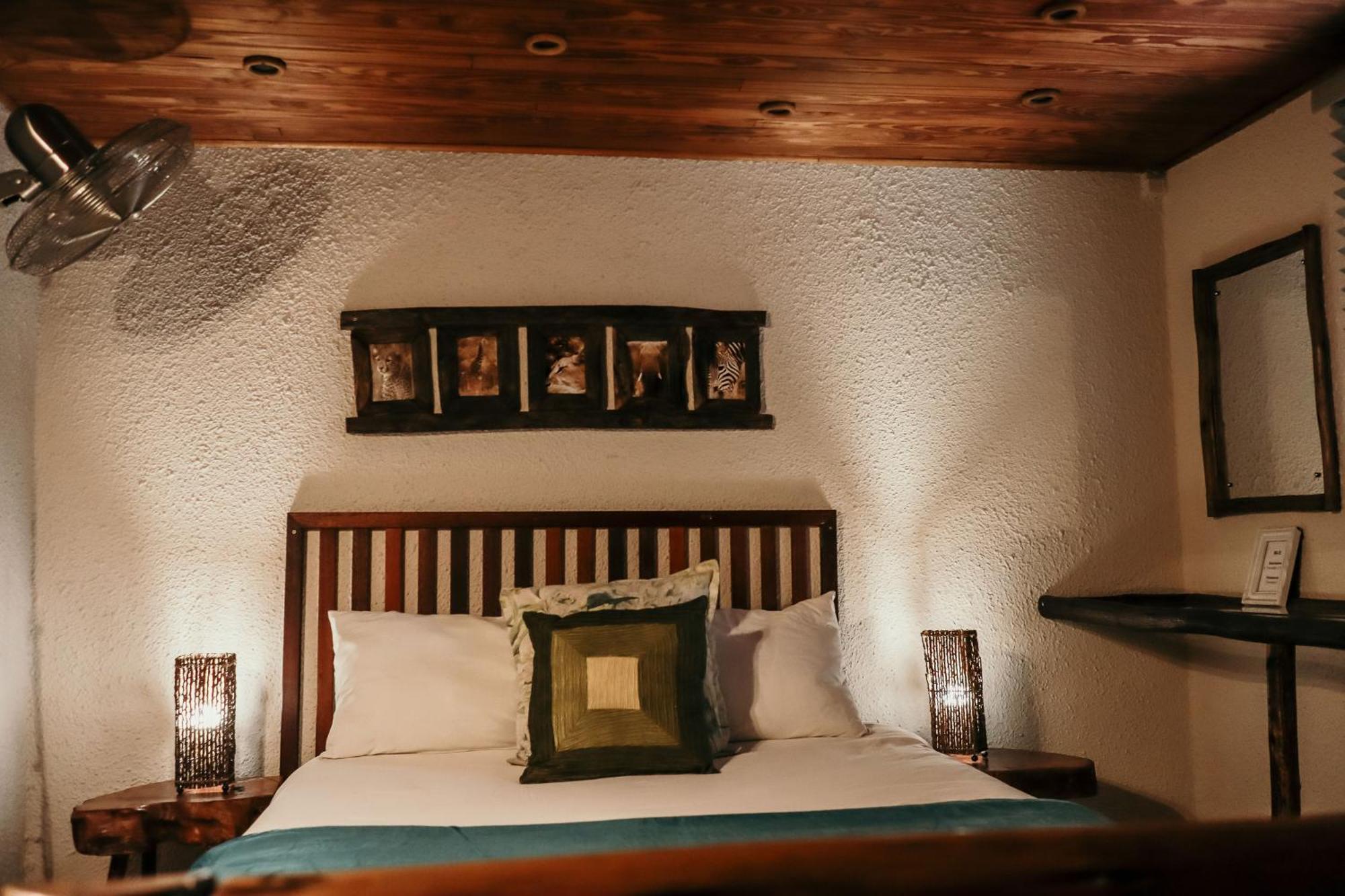 A Traveller'S Palm Hotel Phalaborwa Bagian luar foto
