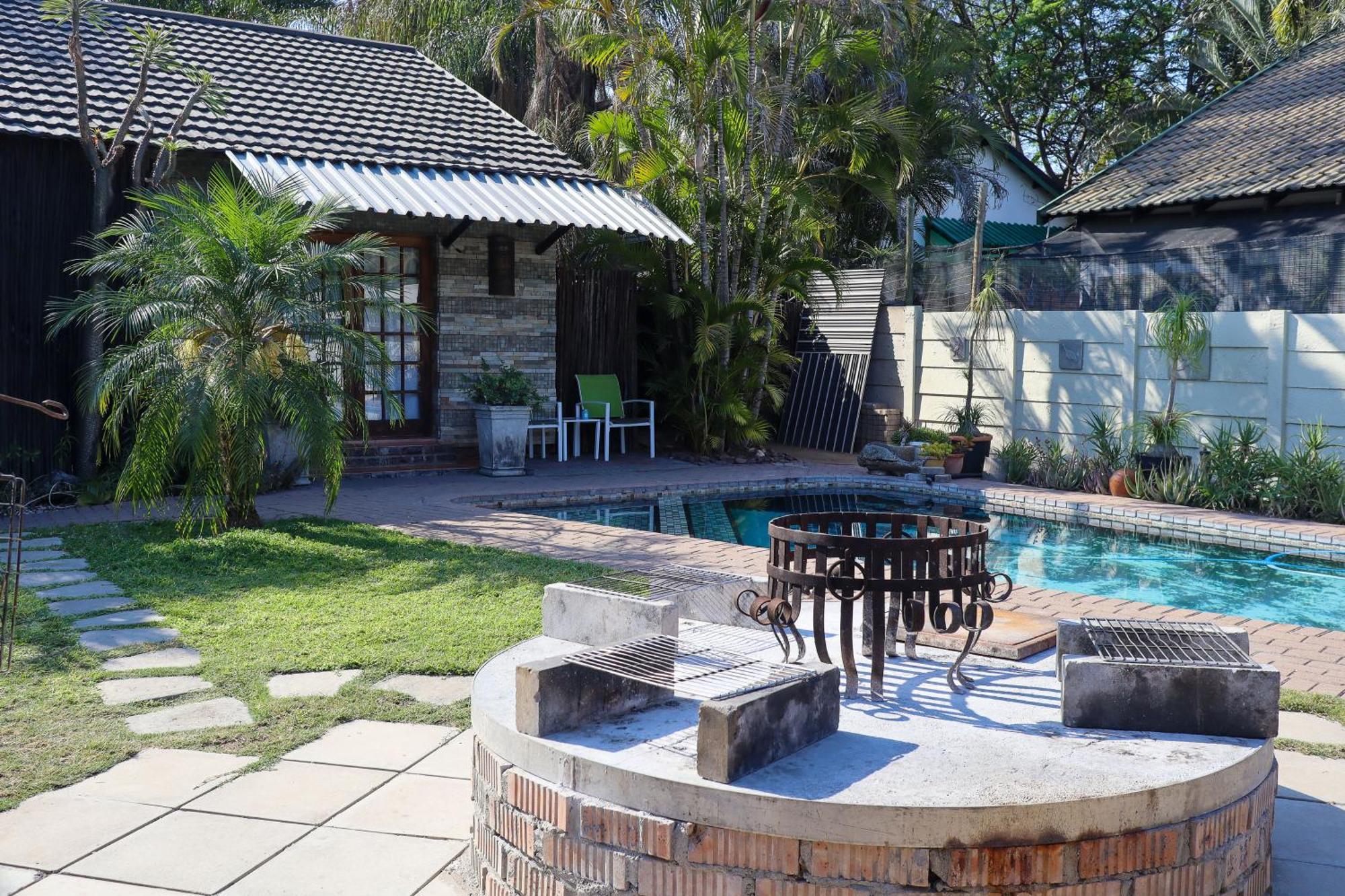 A Traveller'S Palm Hotel Phalaborwa Bagian luar foto