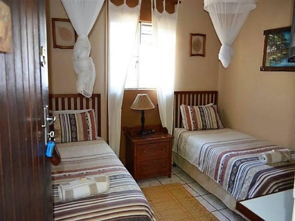 A Traveller'S Palm Hotel Phalaborwa Bagian luar foto