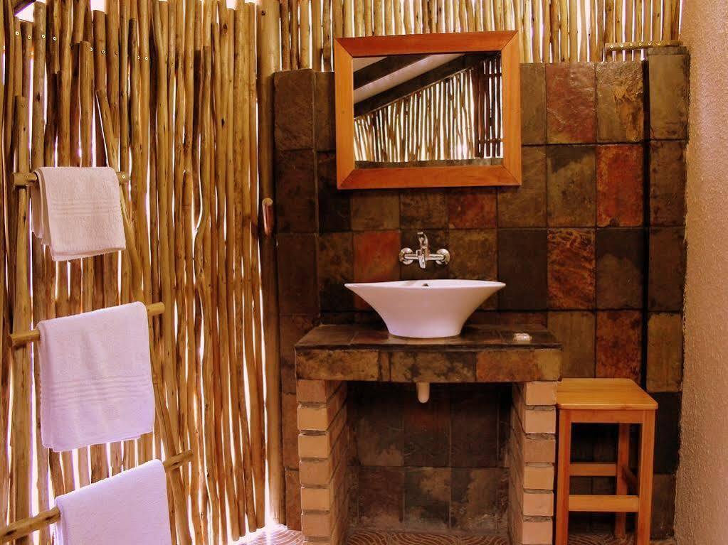 A Traveller'S Palm Hotel Phalaborwa Bagian luar foto